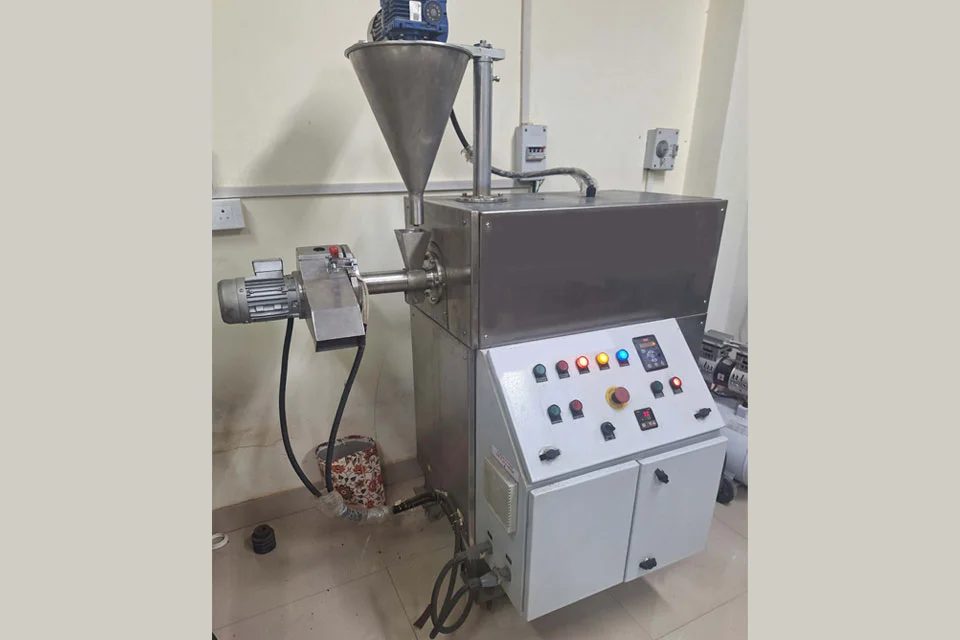 Single-screw-food-lab1